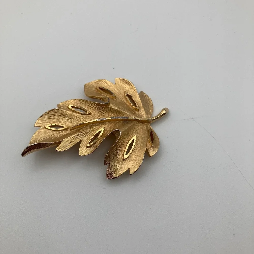 BSK Vintage Open Leaf Brooch Pin / Women Textured Mid Century Costume